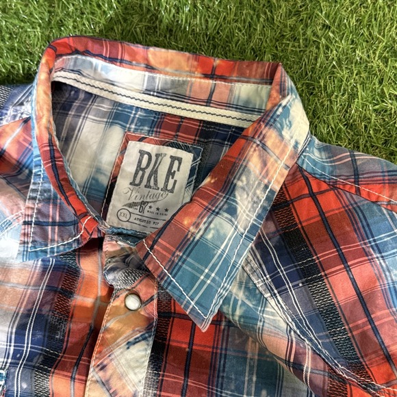 BKE Vintage Men's XXL Western Snap Shirt Plaid Red White Blue Athletic Fit - Picture 1 of 10